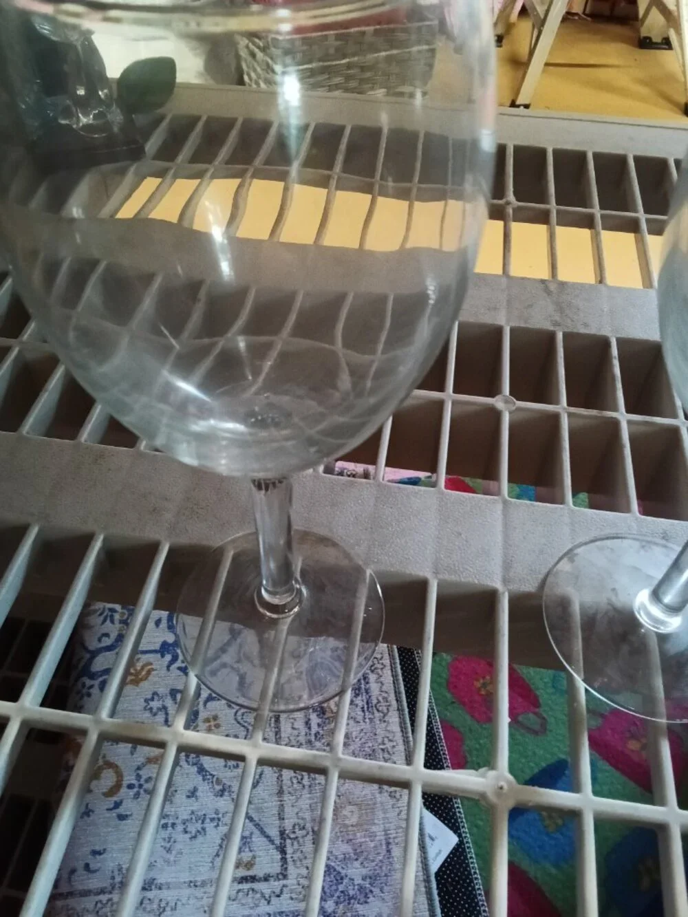 Set of 2 Clear Glass Wine Goblets
